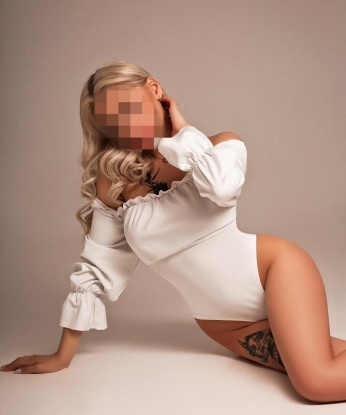 Я нежная и креативная, а мои услуги нацелены на исполнение самых тайных желаний. 🌟
Я умею слушать и заботиться, моя компания поможет тебе расслабиться и забыть о повседневных проблемах. Если ты ищешь чувственный и страстный опыт, то ты обратился по адресу.
У меня есть фото, которые украшают мою анкету и подтверждают мою красоту. Я стройная и ухоженная девушка, чтобы удовлетворить каждую твою фантазию.
Я живу в Москве, и мои услуги доступны в Москве и окрестностях. Звони и доверься моим магическим рукам, которые приведут тебя к вершине блаженства. Позволь мне удивить тебя своим профессионализмом и сделать каждую встречу незабываемой.
Не стесняйся, обратись ко мне, и я сделаю все возможное, чтобы ты остался доволен. Отзывы моих клиентов подтверждают мою надежность и незабываемость встреч. Доверься мне и наслаждайся моей компанией! 💋 6320, 20 лет