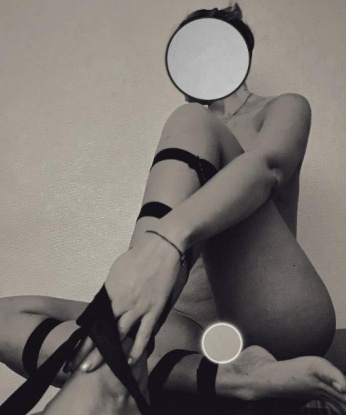 Живу в Москве, столице страсти и разврата. Мои услуги расширяются от сексуальных экспериментов до уютных вечеров вдвоем. Открой для себя мои скрытые фантазии, и я сделаю все, чтобы они стали яркой реальностью. Гарантирую полное удовлетворение и незабываемые моменты. Обратившись ко мне, ты погрузишься в океан удовольствия и наслаждения. Отличные отзывы и фото, которые ты можешь увидеть здесь, только подтверждают мою креативность и опытность. Дай себе шанс насладиться мной - ты не пожалеешь! ❤️💋 6997, 23 года